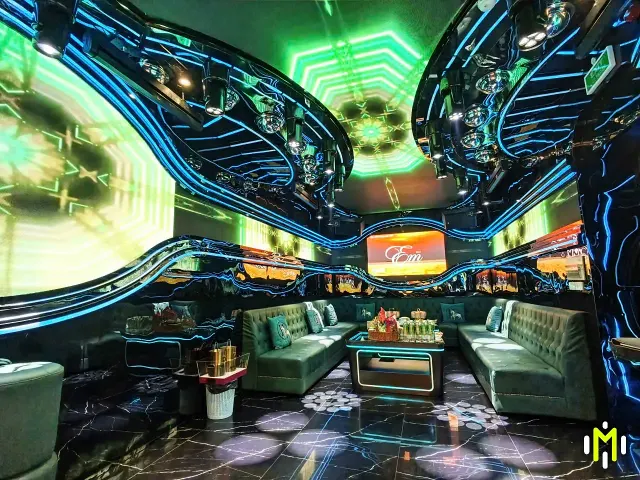 BOSS VILLA VIP12 娛樂桌面與空間分區