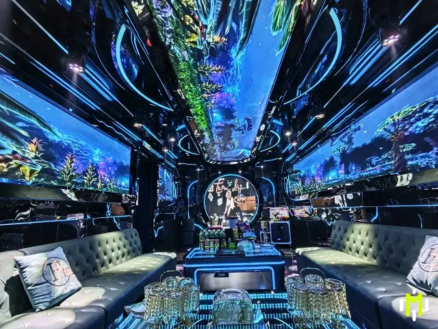 BOSS VILLA VIP86 多屏光效與娛樂桌面