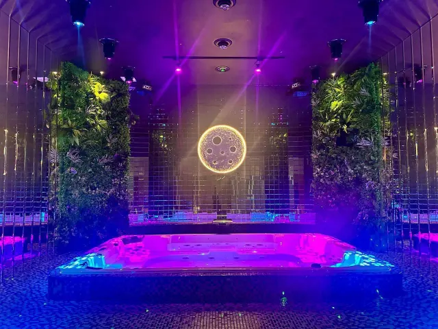 超級泳池（無卡拉 OK）純泳池休閒空間實景