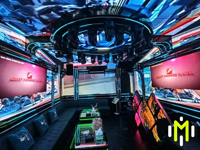 MATRIX VIP 1 雙主屏與環形燈架實景