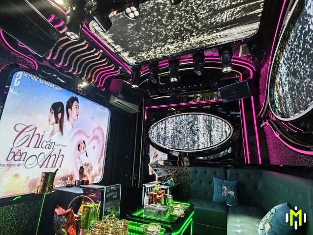 MONACO VIP 8 精準燈帶、主螢幕與座席包房實景